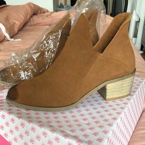Brand new chestnut booties